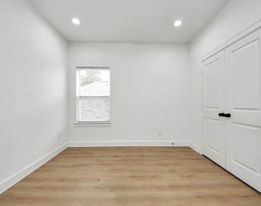 8324 Corinth Street - Photo Thumbnail 18