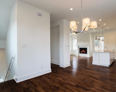 5422 Darling Street - Photo Thumbnail 4