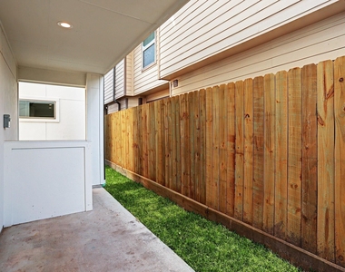 5422 Darling Street - Photo Thumbnail 24