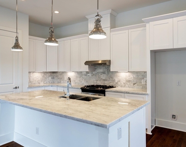 5422 Darling Street - Photo Thumbnail 8