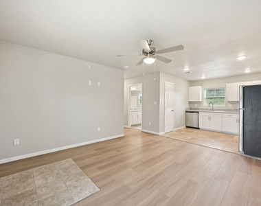 274 Plez Morgan Drive - Photo Thumbnail 1