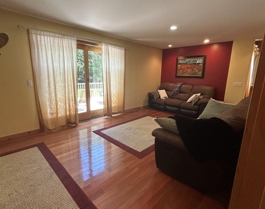 1595 Healdville - Photo Thumbnail 11