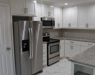 2379 Briarwest Boulevard - Photo Thumbnail 7