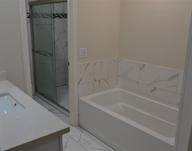 2379 Briarwest Boulevard - Photo Thumbnail 18