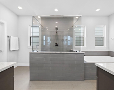 1217 Crockett Street - Photo Thumbnail 14