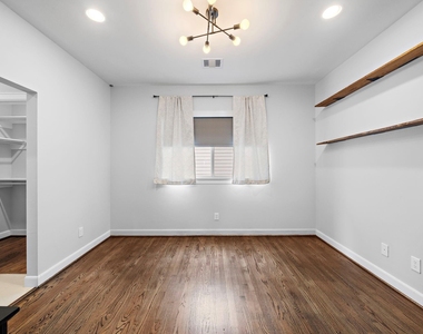 1217 Crockett Street - Photo Thumbnail 23