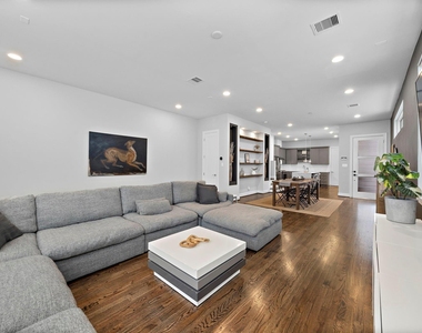 1217 Crockett Street - Photo Thumbnail 10