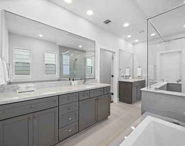 1217 Crockett Street - Photo Thumbnail 15