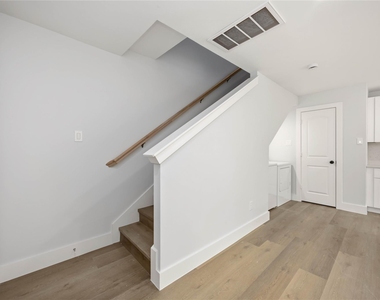 7611 Lawn Street - Photo Thumbnail 6