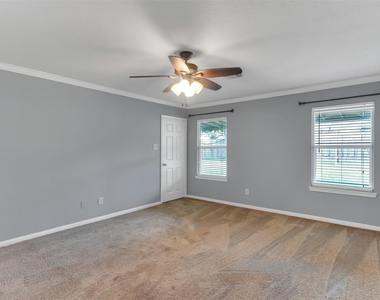 223 Fantasy Lane - Photo Thumbnail 17