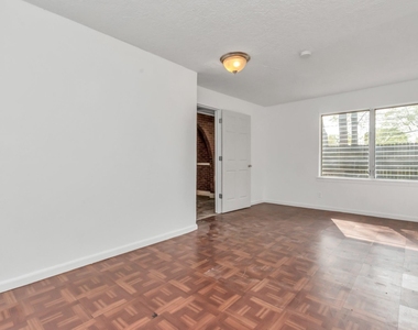 602 Everett Street - Photo Thumbnail 34