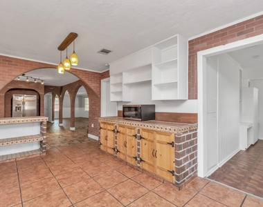 602 Everett Street - Photo Thumbnail 17