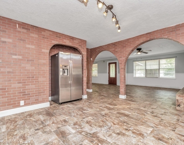602 Everett Street - Photo Thumbnail 12