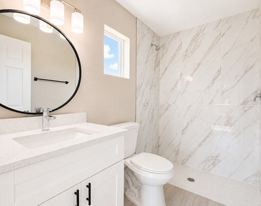 3464 Ne 9th Place - Photo Thumbnail 14