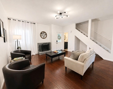 11710 Southlake Drive - Photo Thumbnail 3