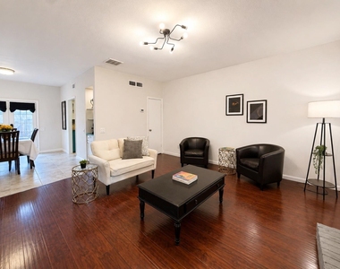 11710 Southlake Drive - Photo Thumbnail 2