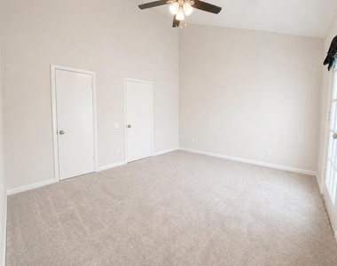 11710 Southlake Drive - Photo Thumbnail 20