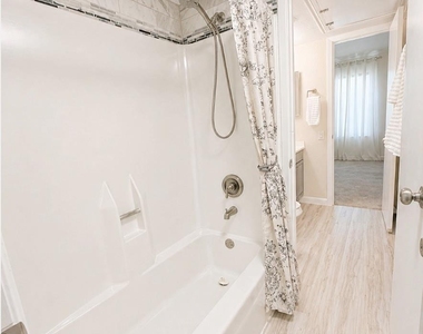 11710 Southlake Drive - Photo Thumbnail 18