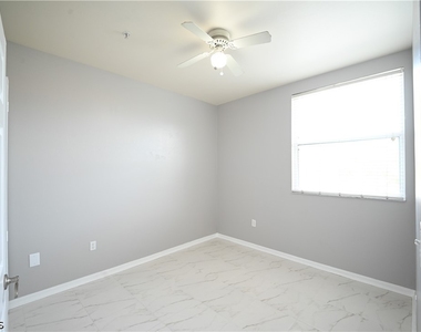 15433 Bellamar Circle - Photo Thumbnail 33