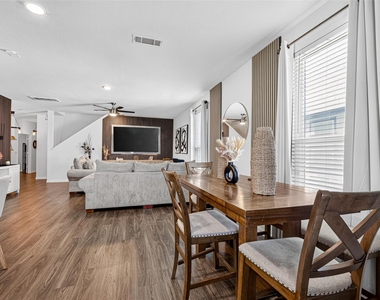 7031 Hobby Wind Ridge Drive - Photo Thumbnail 10