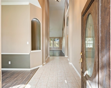 406 Stockbridge Lane - Photo Thumbnail 4