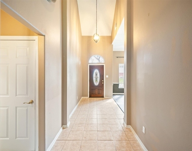 406 Stockbridge Lane - Photo Thumbnail 5