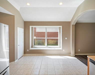 406 Stockbridge Lane - Photo Thumbnail 19