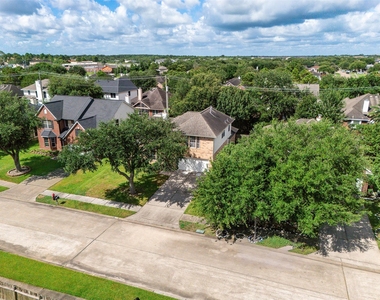 406 Stockbridge Lane - Photo Thumbnail 32
