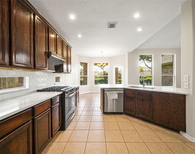 8306 Golden Harbour - Photo Thumbnail 14