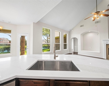 8306 Golden Harbour - Photo Thumbnail 12