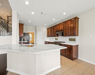 8306 Golden Harbour - Photo Thumbnail 13