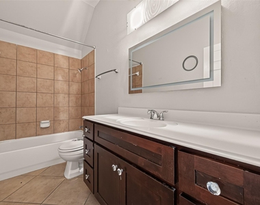 706 Silver Creek Circle - Photo Thumbnail 36