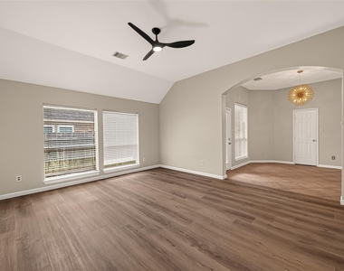 706 Silver Creek Circle - Photo Thumbnail 18