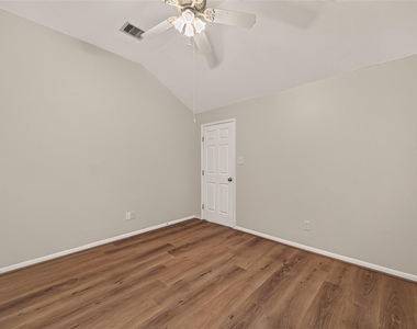 706 Silver Creek Circle - Photo Thumbnail 39