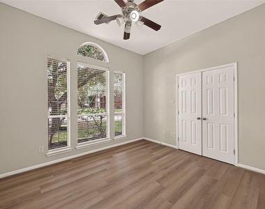 706 Silver Creek Circle - Photo Thumbnail 32
