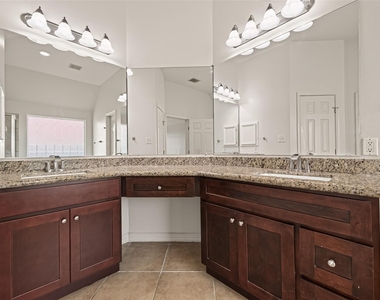 706 Silver Creek Circle - Photo Thumbnail 44