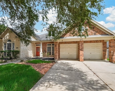 706 Silver Creek Circle - Photo Thumbnail 3