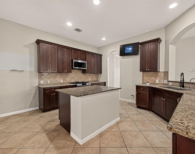 706 Silver Creek Circle - Photo Thumbnail 28