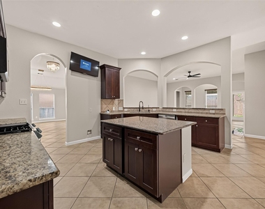 706 Silver Creek Circle - Photo Thumbnail 29