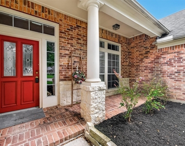 706 Silver Creek Circle - Photo Thumbnail 5