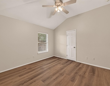 706 Silver Creek Circle - Photo Thumbnail 38