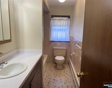 133 Washington - Photo Thumbnail 7