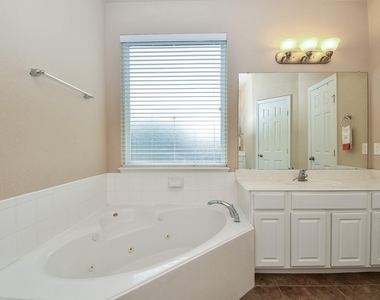 21502 Venture Park Drive - Photo Thumbnail 9