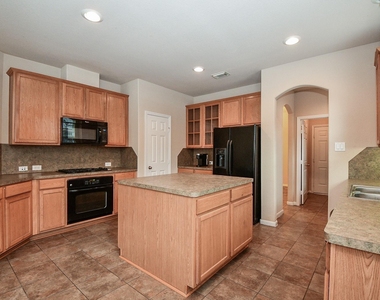 21502 Venture Park Drive - Photo Thumbnail 4