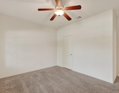 138 Meadow Grove Drive - Photo Thumbnail 32