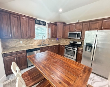 1427 Kappa Street - Photo Thumbnail 10