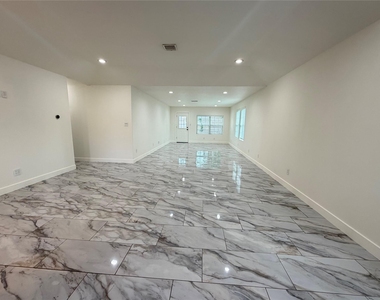 1427 Kappa Street - Photo Thumbnail 5