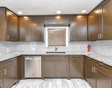 4916 Old Spanish Trail - Photo Thumbnail 7
