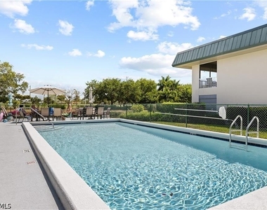 600 Valley Stream Drive - Photo Thumbnail 11