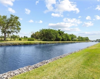 600 Valley Stream Drive - Photo Thumbnail 7